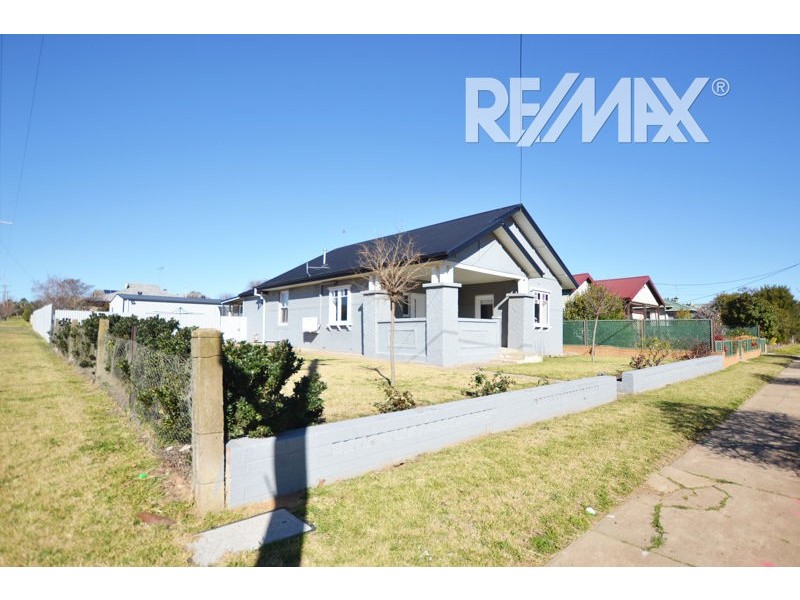 88 Main Street, Junee NSW 2663
