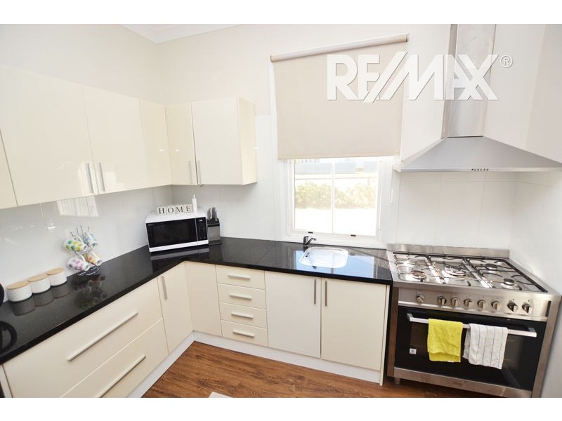 88 Main Street, Junee NSW 2663