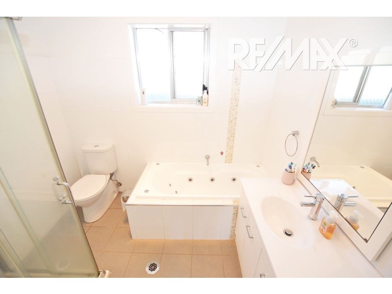 88 Main Street, Junee NSW 2663