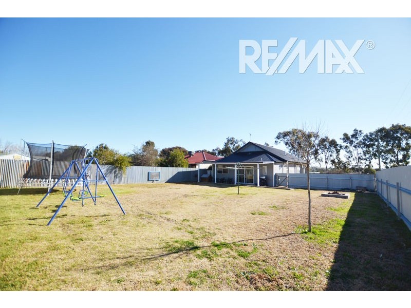 88 Main Street, Junee NSW 2663