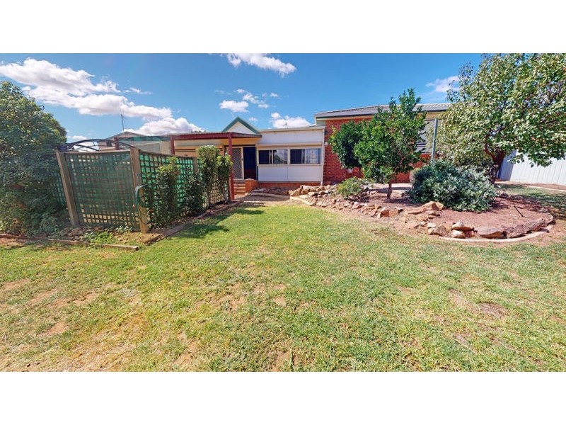 11 Hunter St, Junee NSW 2663