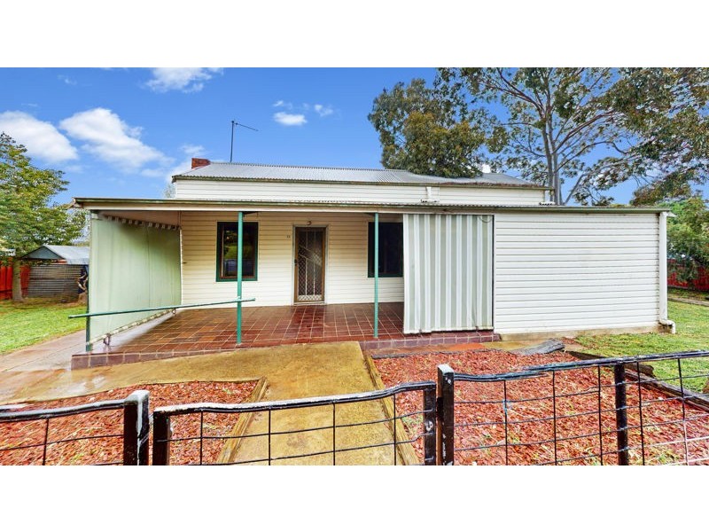 12 Illabo Road, Junee NSW 2663