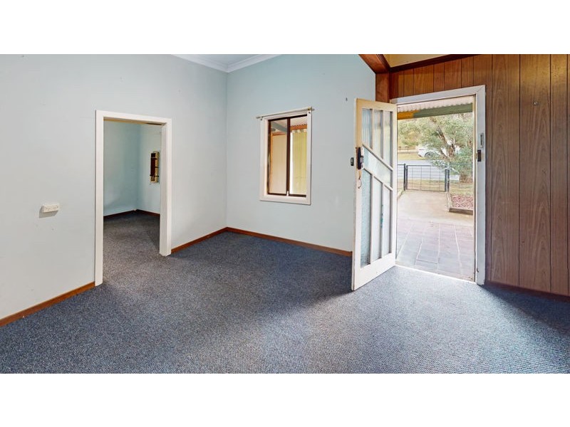 12 Illabo Road, Junee NSW 2663