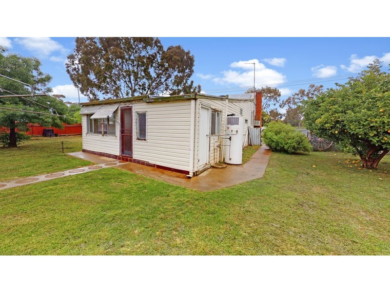 12 Illabo Road, Junee NSW 2663