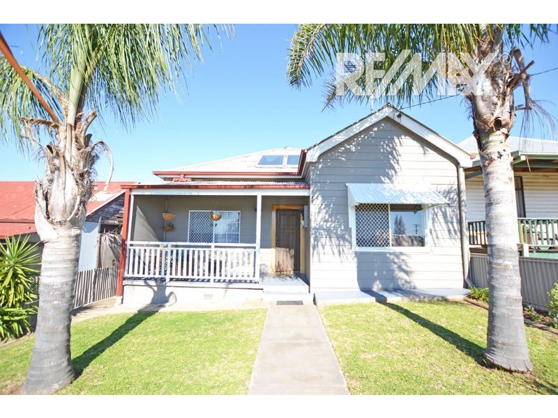 16 Kemp Street, Junee NSW 2663