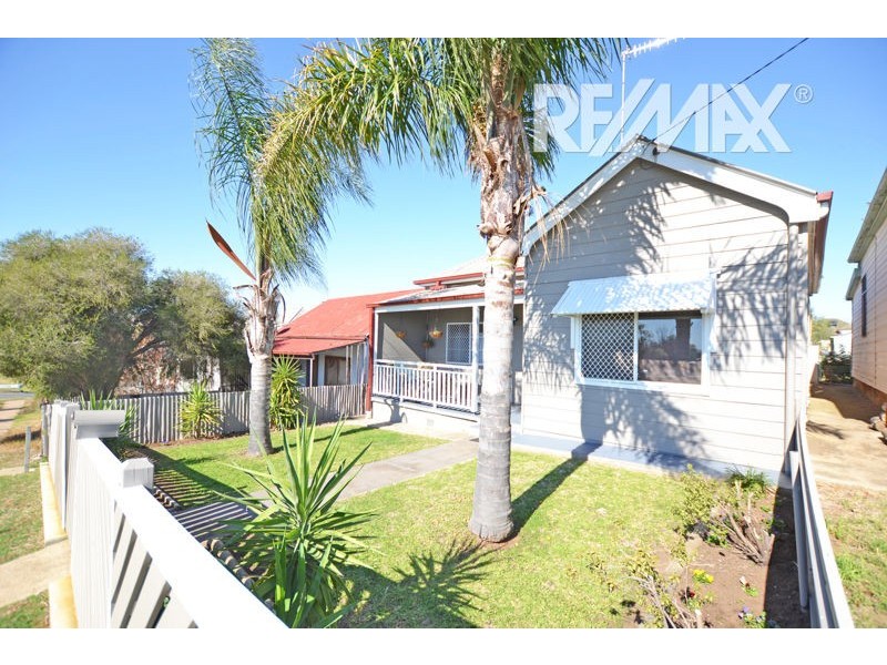 16 Kemp Street, Junee NSW 2663