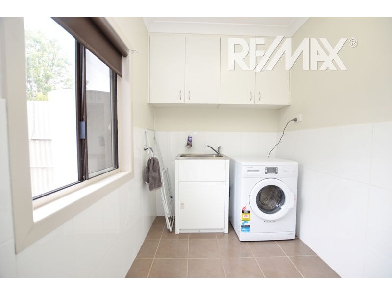 16 Kemp Street, Junee NSW 2663