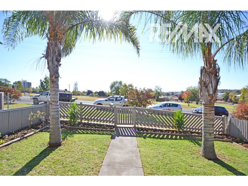 16 Kemp Street, Junee NSW 2663