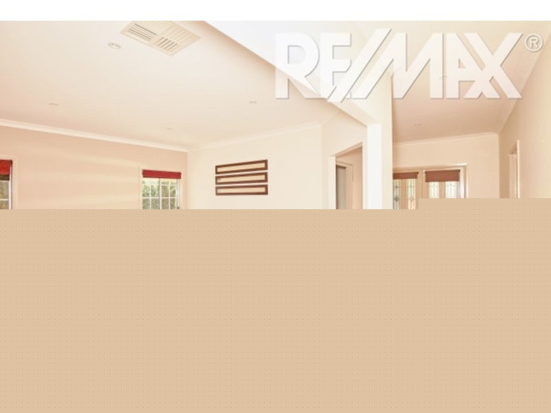 2 Loughan Rd, Junee NSW 2663