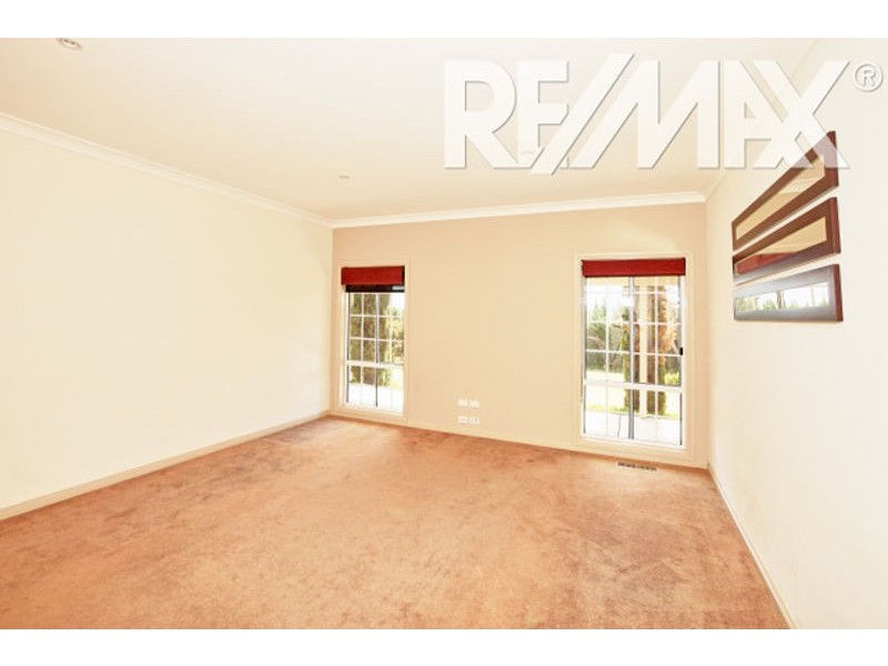 2 Loughan Rd, Junee NSW 2663