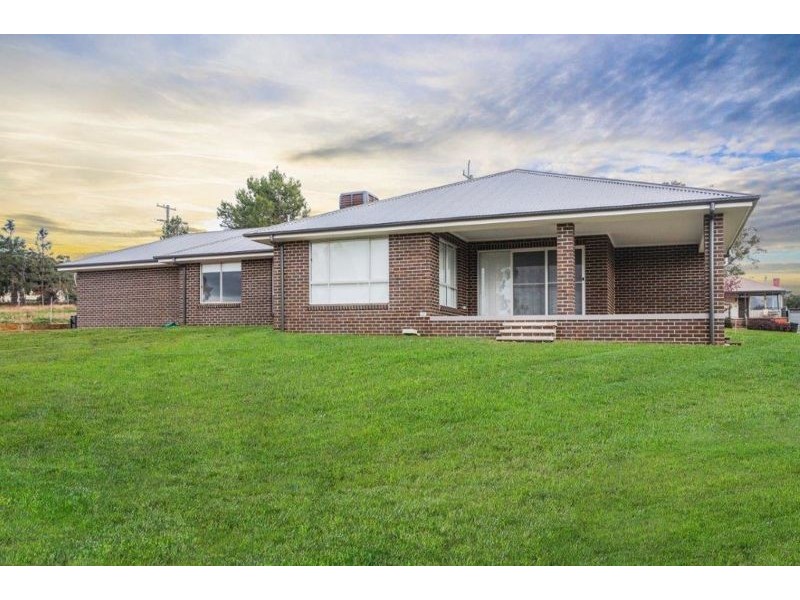 58 Harold St, Junee NSW 2663