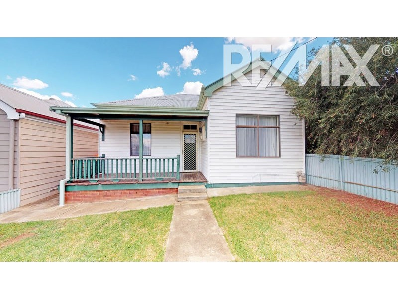 18 Kemp St, Junee NSW 2663
