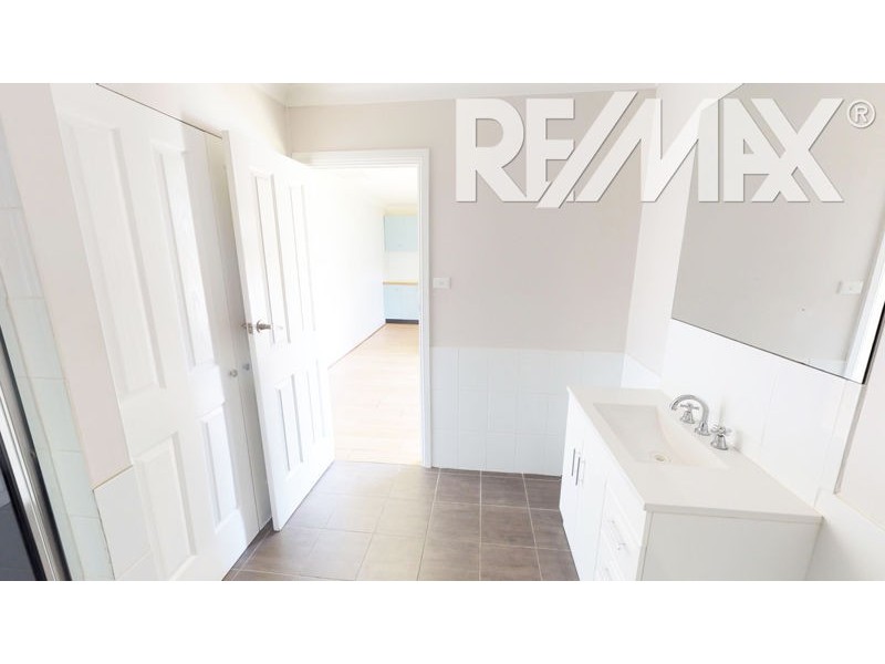 18 Kemp St, Junee NSW 2663