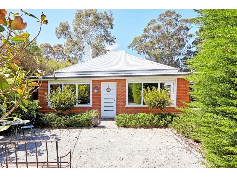 76 Broadway, Junee NSW 2663