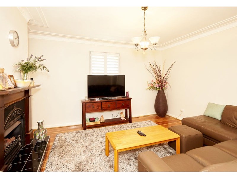 76 Broadway, Junee NSW 2663