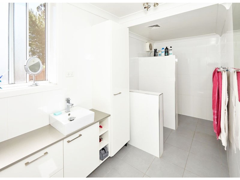 76 Broadway, Junee NSW 2663