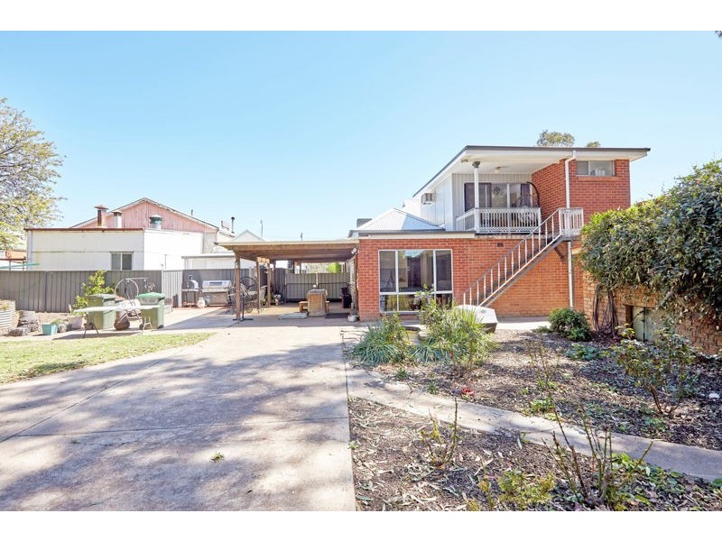 76 Broadway, Junee NSW 2663