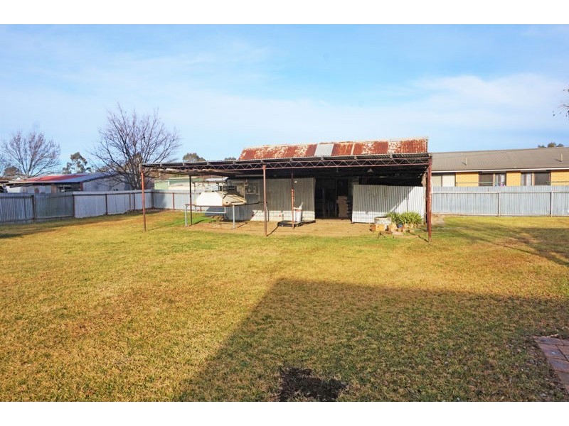 37 Junction Street, Junee NSW 2663