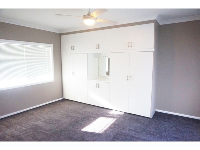 37 Junction Street, Junee NSW 2663