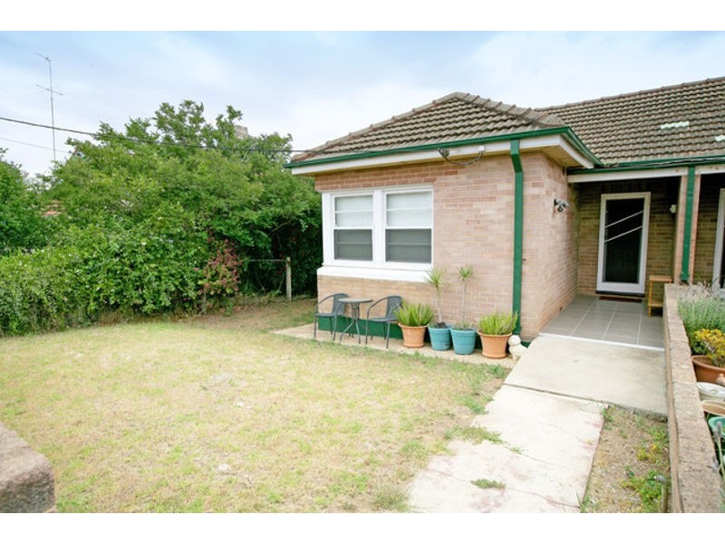 29 A & B Bolton St, Junee NSW 2663