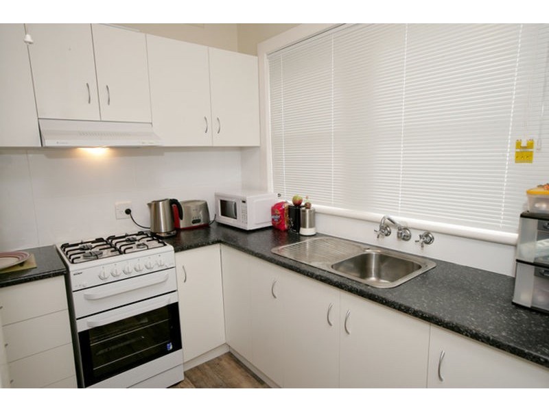 29 A & B Bolton St, Junee NSW 2663