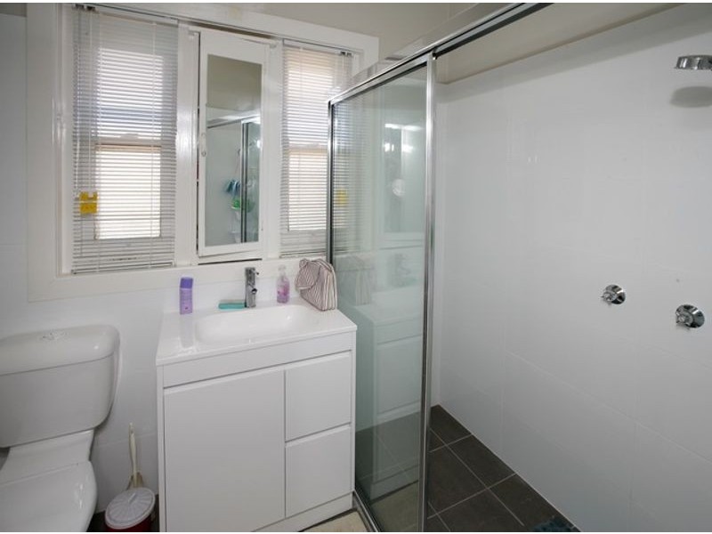 29 A & B Bolton St, Junee NSW 2663