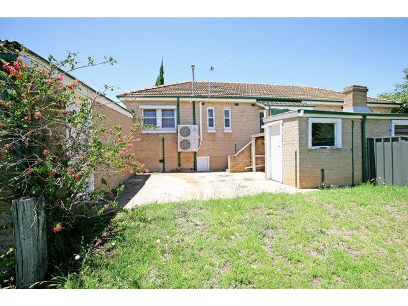 29 A & B Bolton St, Junee NSW 2663