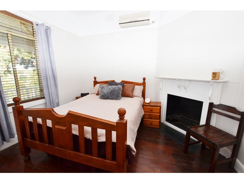 43 Commins Street, Junee NSW 2663