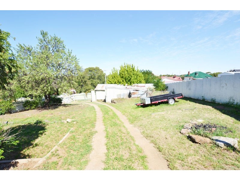 43 Commins Street, Junee NSW 2663
