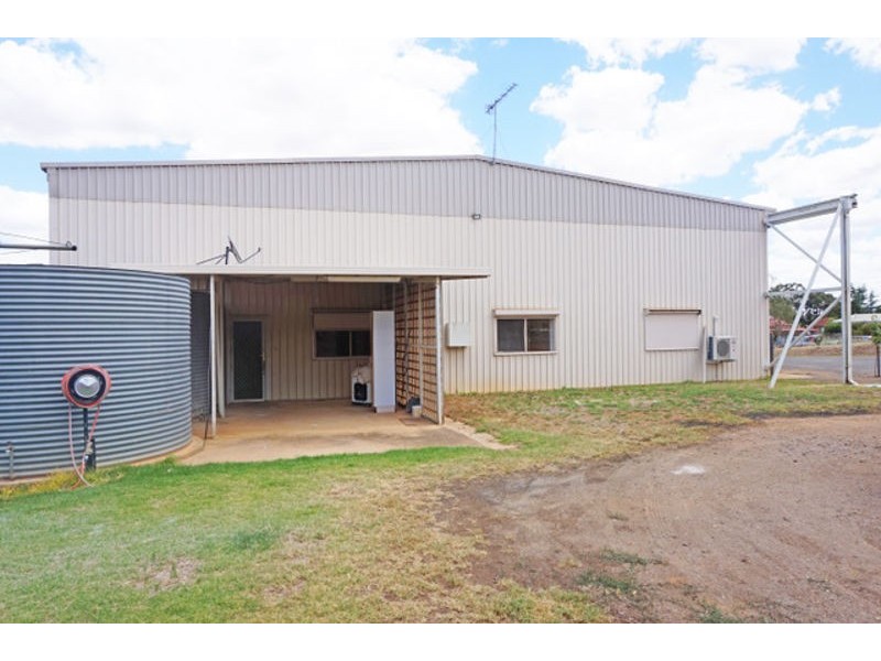 52 Boundary Street, Junee NSW 2663