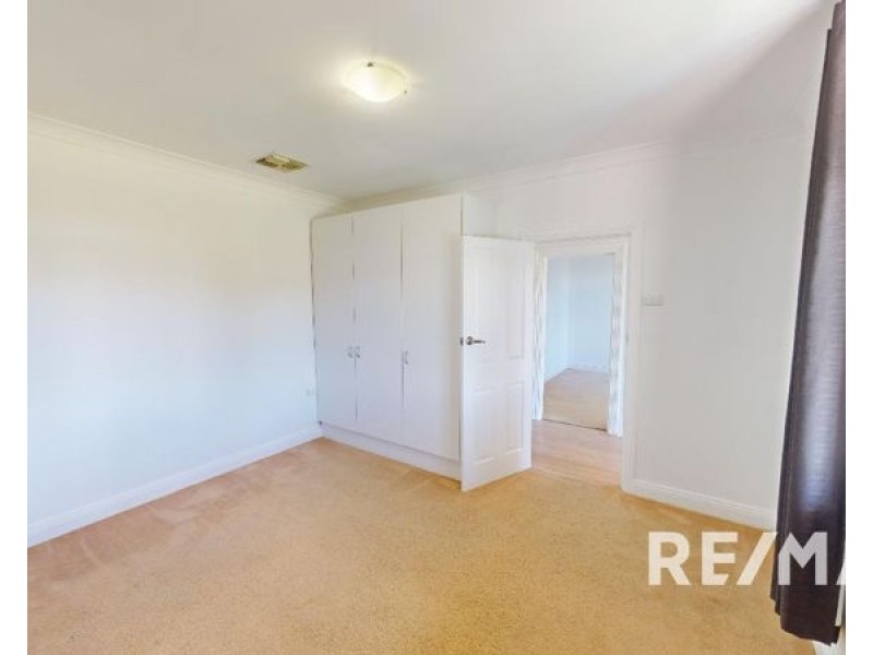 18 Kemp St, Junee NSW 2663