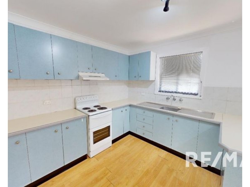 18 Kemp St, Junee NSW 2663