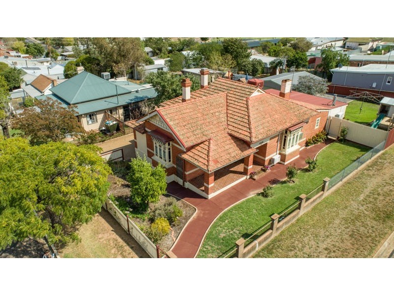 30 George Street, Junee NSW 2663