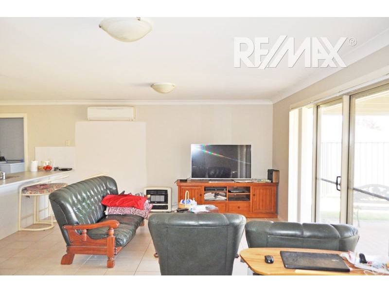 2 Adams Street, Junee NSW 2663