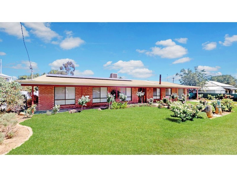34 Gloucester St, Junee NSW 2663