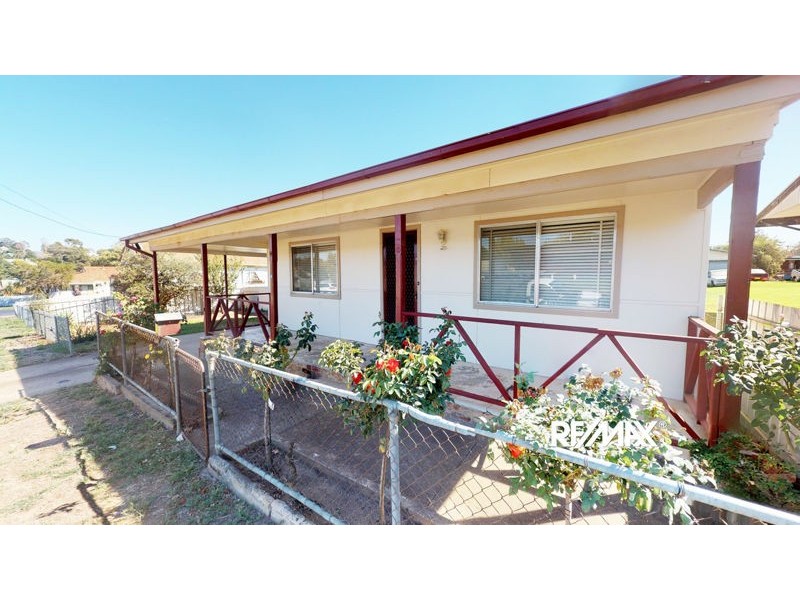 14 George St, Junee NSW 2663