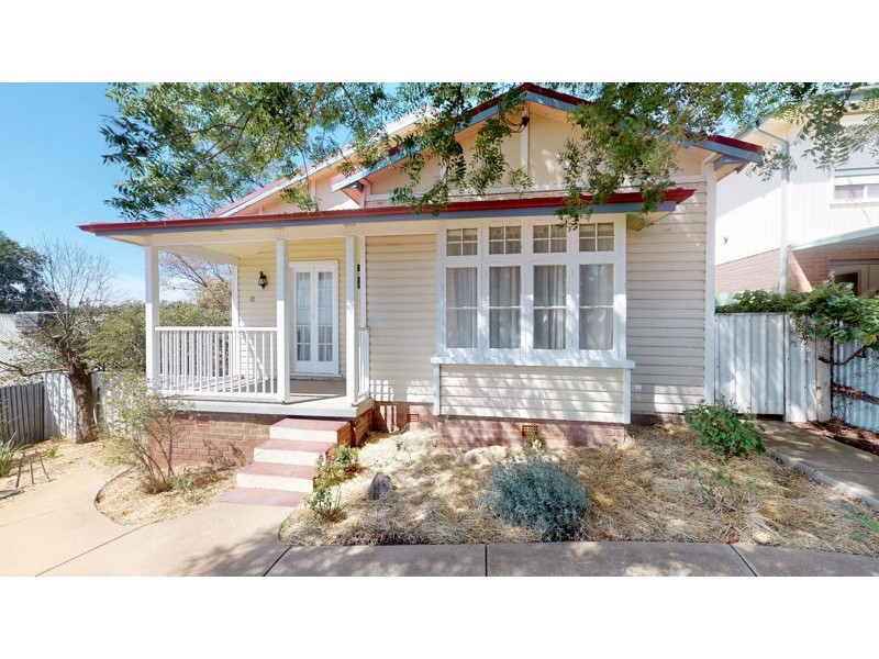 12 Commins Street, Junee NSW 2663