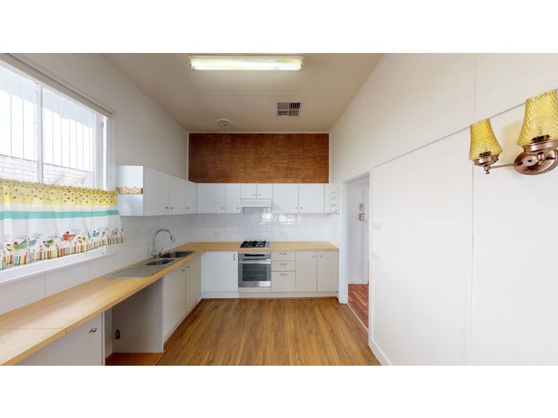 12 Commins Street, Junee NSW 2663