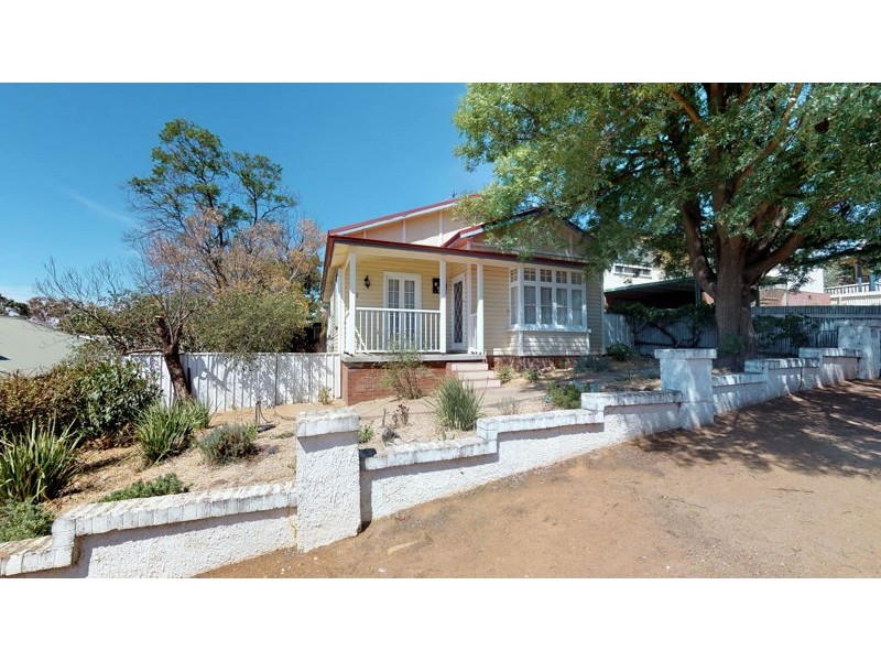12 Commins Street, Junee NSW 2663