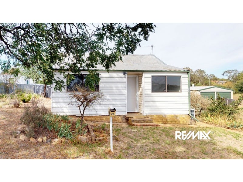 17 to 21 Hart St, Junee NSW 2663