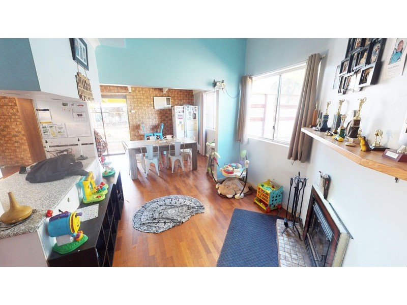 92 Hill St, Junee NSW 2663