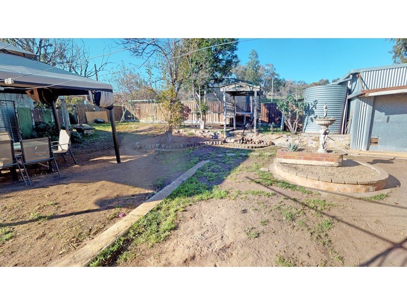 92 Hill St, Junee NSW 2663