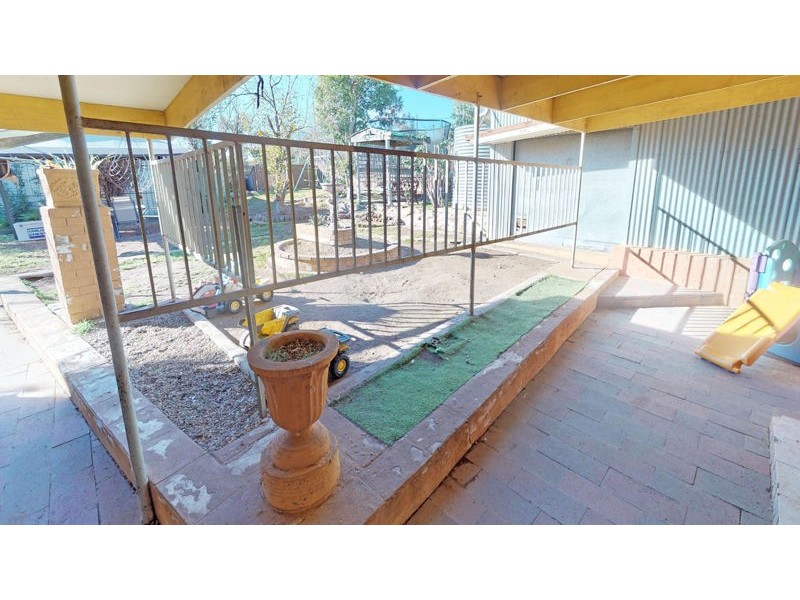 92 Hill St, Junee NSW 2663