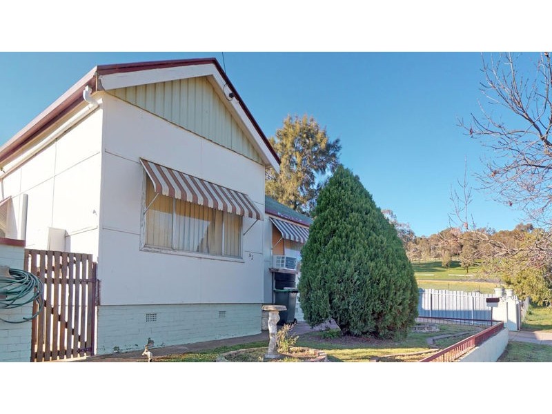 92 Hill St, Junee NSW 2663