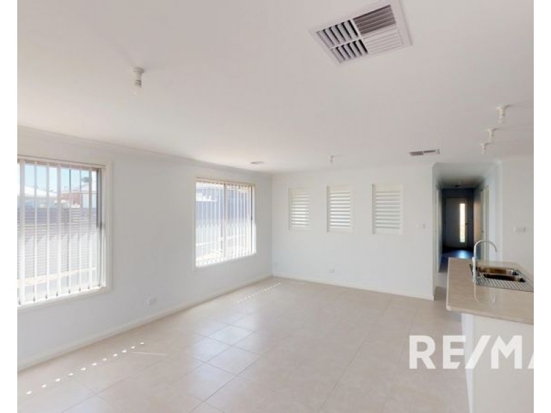 2 Hilton Place, Junee NSW 2663