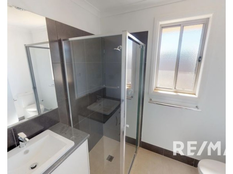 2 Hilton Place, Junee NSW 2663