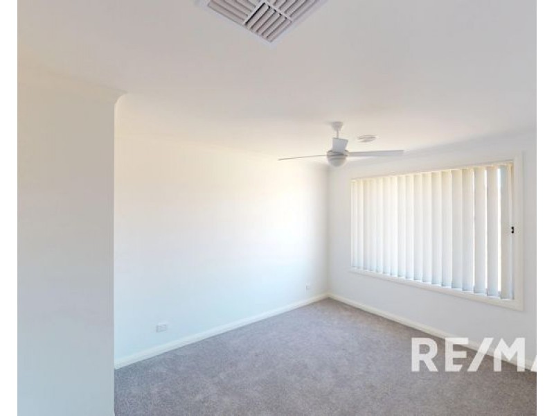 2 Hilton Place, Junee NSW 2663