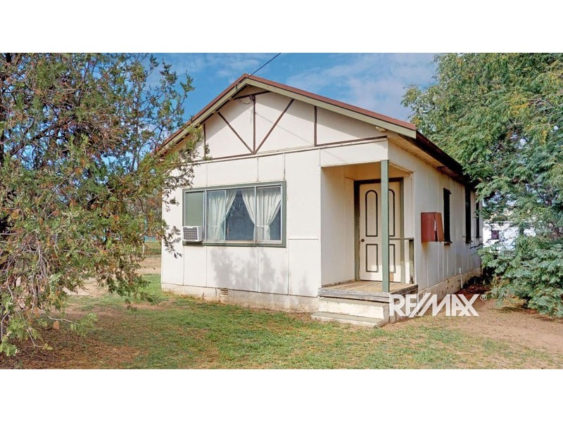 20 Regent St, Junee NSW 2663