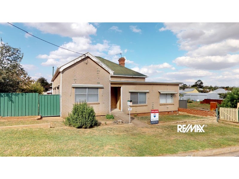 25 King St, Junee NSW 2663