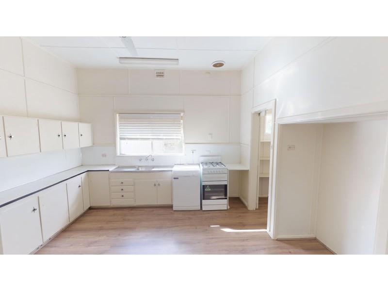 25 King St, Junee NSW 2663